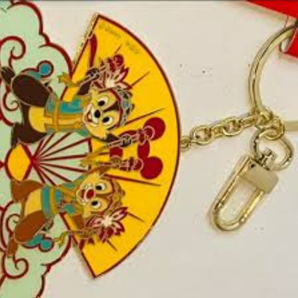 NEW DISNEY PARKS KEYCHAIN CHINESE LUNAR NEW YEAR REVERSIBLE MICKEY MINNIE - Picture 9 of 16